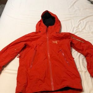 Arc’teryx Mens Rush IS Jacket Medium Red Near New